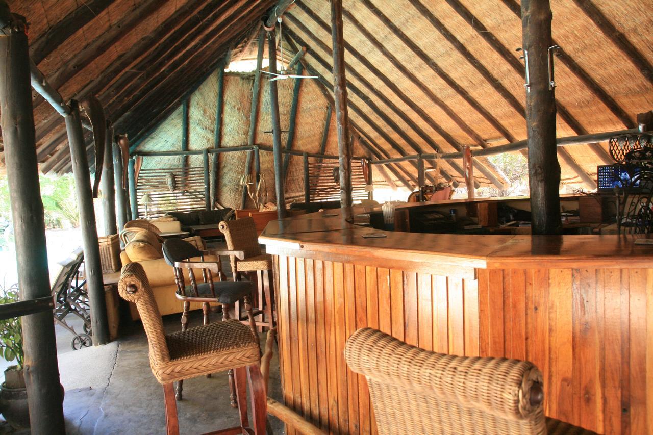 Gweta Lodge Buitenkant foto
